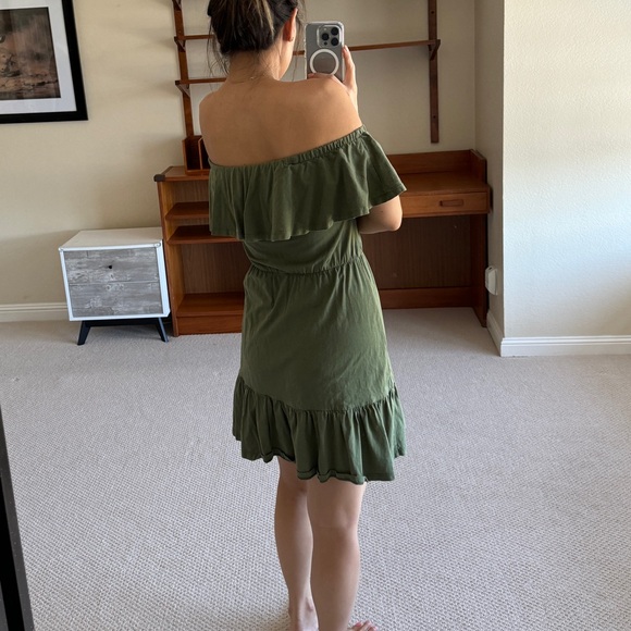 ASOS Off shoulder green dress - Picture 7 of 7